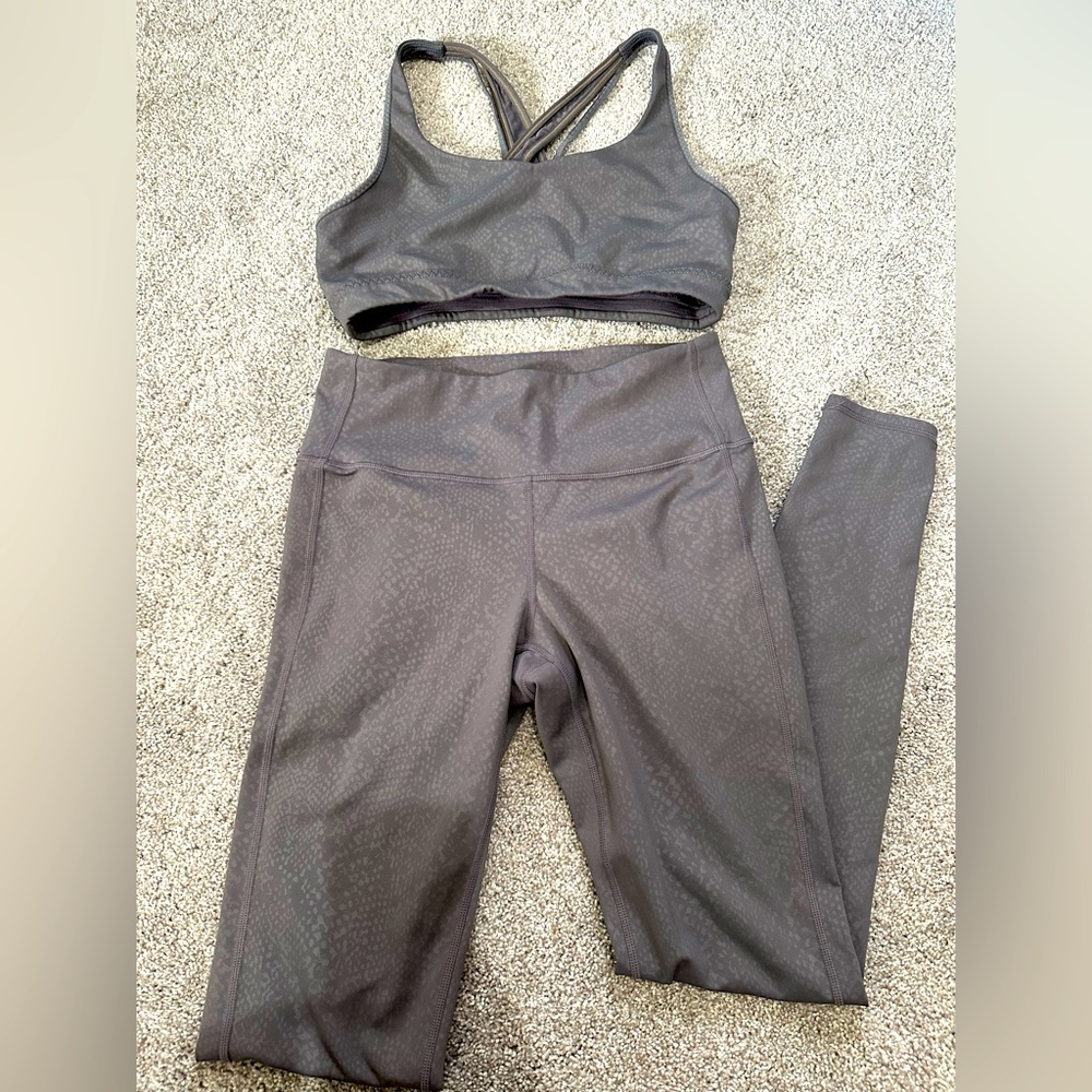 Athleta snakeskin yoga leggings + bra set Size Small